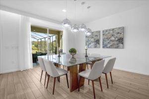 10 Bedrooms 8 Bathrooms Solterra 5212 Oa