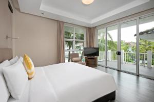 4 BR Luxury Villa in Premiere Village Resort - Beach Front Resort