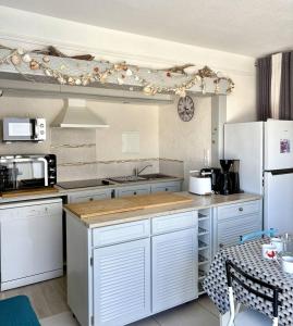 Appartement coin nuit magnifique vue mer et parking privé 4EST402