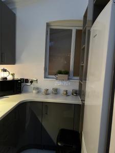 Comfortable Fulham AP Sleeps 8 and Table Tennis