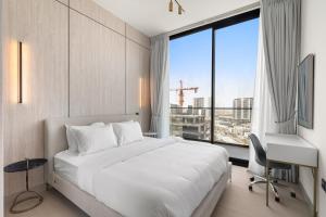 Amazing 1BR Apartment with Infinity Pool, City View