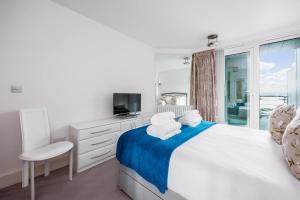 Waters Edge - Incredible Views Towards Brownsea Island