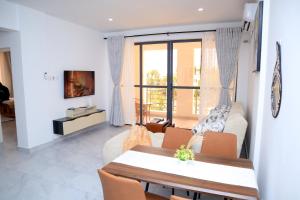 Salt & Sands Coastal Refuge 2BR with Ptl sea view Walk to the Nyali beach