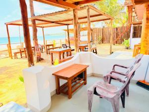 Surf Wave Hotel