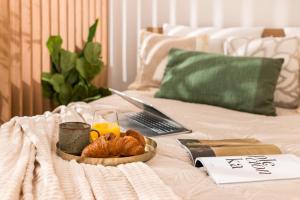 Green city retreat in Warsaw Praga for 2-4 Guests, only 15 min to city centre