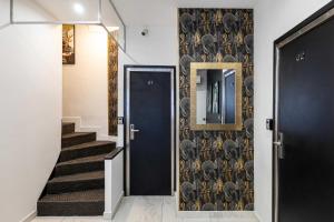 Hotel Avaton - Deluxe bedroom with private Balcony