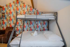 Beautiful home - Hot tub - 20 min to Disney - Sleeps 5