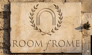 Entire studio comfortable stylish apartment in the heart of Frome near Longleat Bath BOA