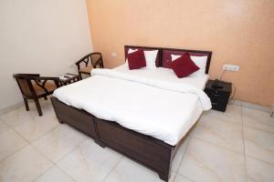 The Pushpa Palace By Arjuna Residency