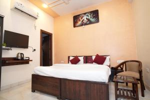 The Pushpa Palace By Arjuna Residency