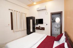 The Pushpa Palace By Arjuna Residency