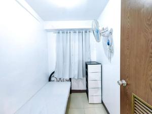 Azure Staycation Condo near SM Bicutan and Makati