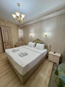 34 Silver Rooms