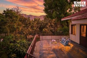 StayVista at Rivendell with WiFi & Pool