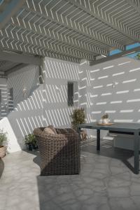 Luaz Naxian Living 2