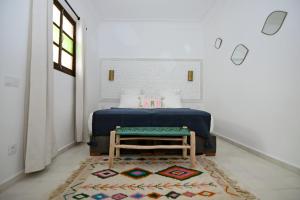 Riad Larbi Khalis