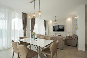 Luxury 3 bedroom villa with Private pool, jacuzzi and sea view
