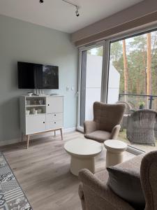 Marina Zefir nad jeziorem Necko