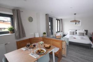 LImpasse en Duo, appartement cosy 2 personnes avec SPA extérieur privé