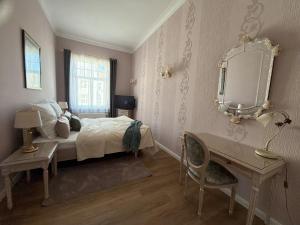 Stadtpalais Belle Etage - historische Villa für 2-8 Pers, 4 SZ, Garage mit E-Ladesäule, nahe Theater und Soletherme