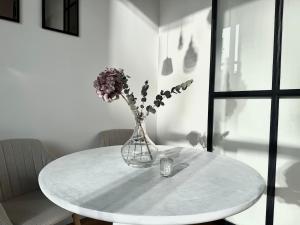 110 sqm - 2 floor loft & garden, free parking