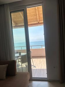 Top floor Apartment Iliria