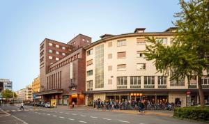 Grand Host Central Suite 1 -120 sqm Free Parking & near Congress Centre