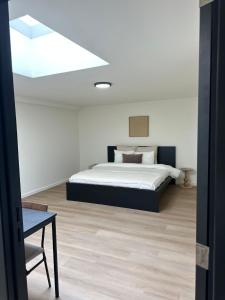 Cozy Stay in 2 Private Rooms, 15 Min to Downtown