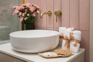 Family & Friends Apartment 2-bedrooms & living room,10 min from centre METRO