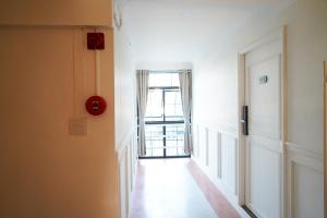 RoomQuest Ratchada MRT Bangkok