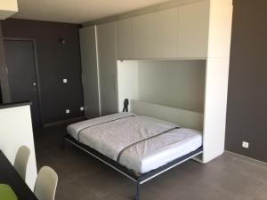 Moderne studio met frontaal zeezicht te Westende