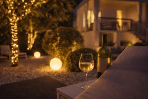 Grand Seaview Retreat - walk to the beach