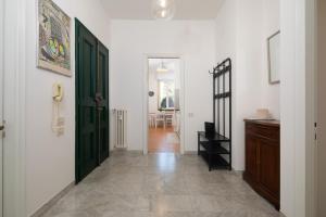 Spacious and bright accommodation with free parking