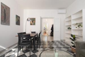 Spacious and bright accommodation with free parking