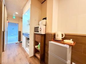 Next to Namba Station 4 minutes Direct airport access Tsutenkaku Shinsaibashi Umeda USJnew Japanese-style 2 bedrooms1 kitchen1 toilet1 bathroom Sleeps 5