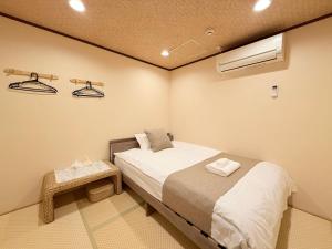 Next to Namba Station 4 minutes Direct airport access Tsutenkaku Shinsaibashi Umeda USJnew Japanese-style 2 bedrooms1 kitchen1 toilet1 bathroom Sleeps 5