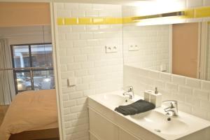 Chez vous - Marguerite et Emile