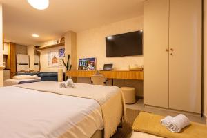 Ap Lapa, modern, cozy, and close to everything
