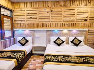 The Premium Stay Hotel Front Lake View Near Mall Road Nainital