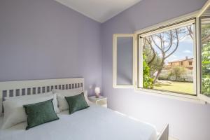 Stunning Villa - private garden - front beach- free parking img31