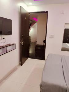 Delci Residency, Air-Conditioned, Family- and Couple-Friendly Rooms