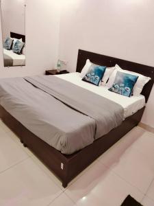 Delci Residency, Air-Conditioned, Family- and Couple-Friendly Rooms