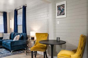 Chic 2BR Getaway with BBQ & EV Charger Sleeps 4