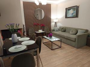 TwinStars Maisonette