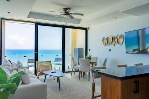 Yaxche Ocean View by Andiani