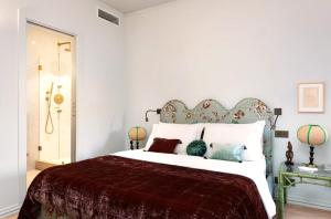 Elegant Seafront Apartment in Ostia