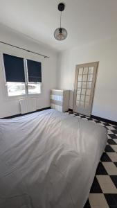 Maison pour 6 adultes ou 4 adultes et 4 enfants, 3 chambres, 1 jardin