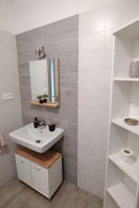 6-Moderný apartmán v centre 1 min od Hlavnej ulice