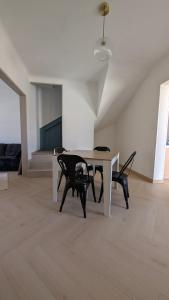 Maison pour 6 adultes ou 4 adultes et 4 enfants, 3 chambres, 1 jardin