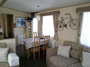 The Grange Ingoldmells Derwent 6 Berth Central heated Wrap Around Decking